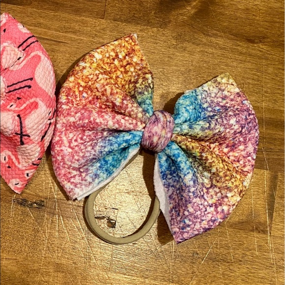 Glitter Rainbow Bow - Picture 3 of 3